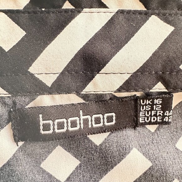 Boohoo - Geometric Print Shirt & Shorts Set - Picture 7 of 8